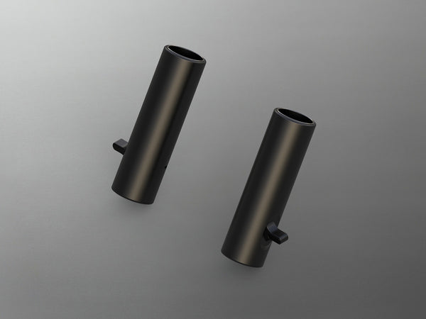 Triumph Bonneville Bobber  - Cover front fork tubes with indicators