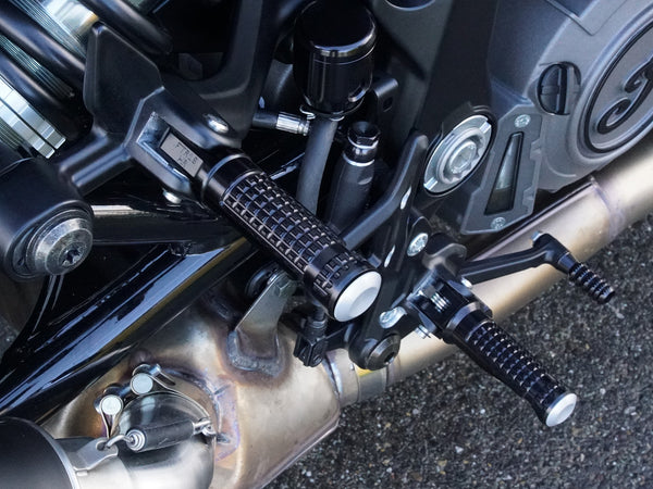 Indian Chief Replacement foot pegs for rider / pillion rider